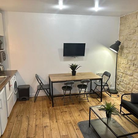 Home Sweet Home Le Chapelais Montmartre ปารีส ภายนอก รูปภาพ