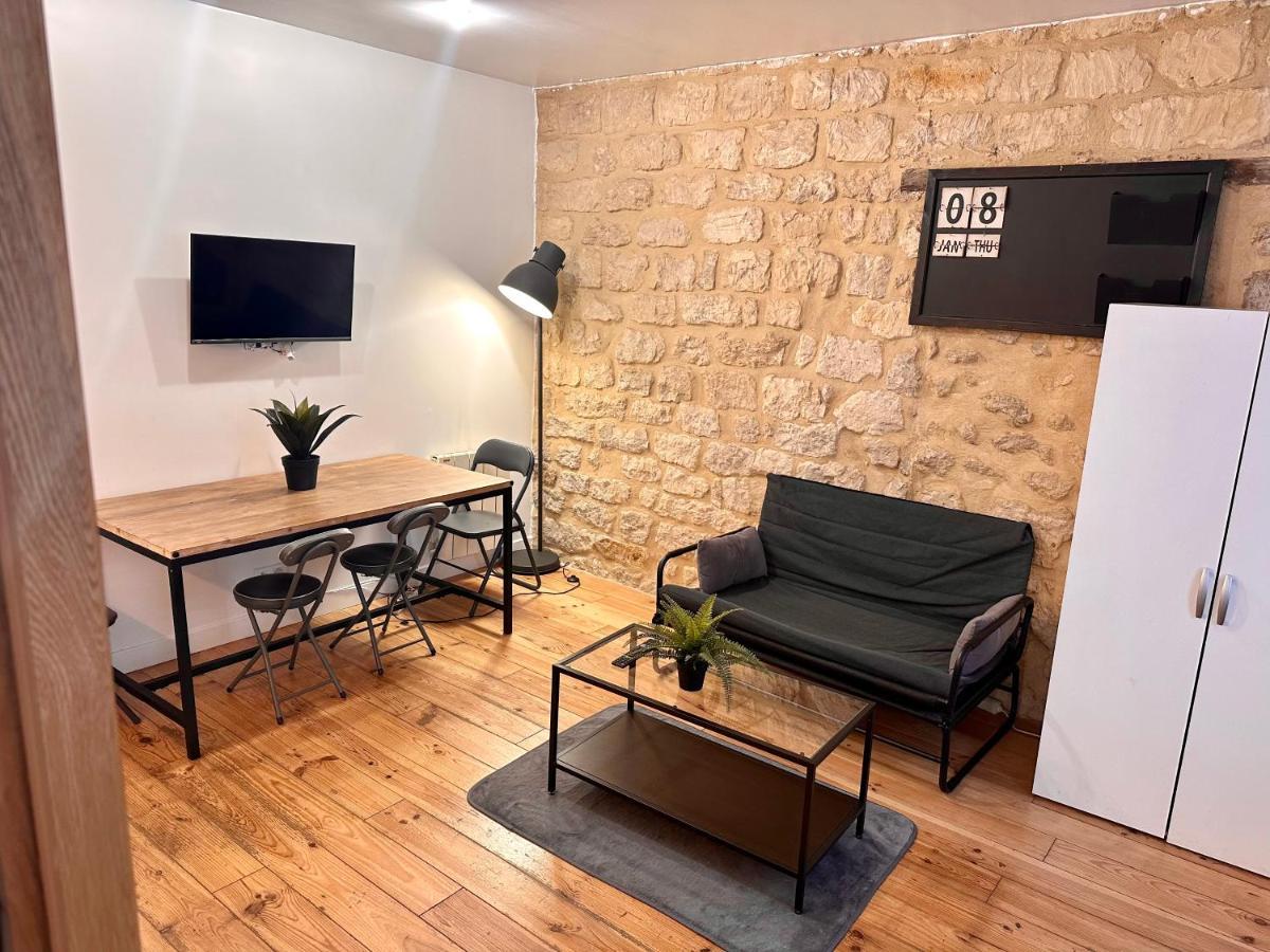 Home Sweet Home Le Chapelais Montmartre ปารีส ภายนอก รูปภาพ